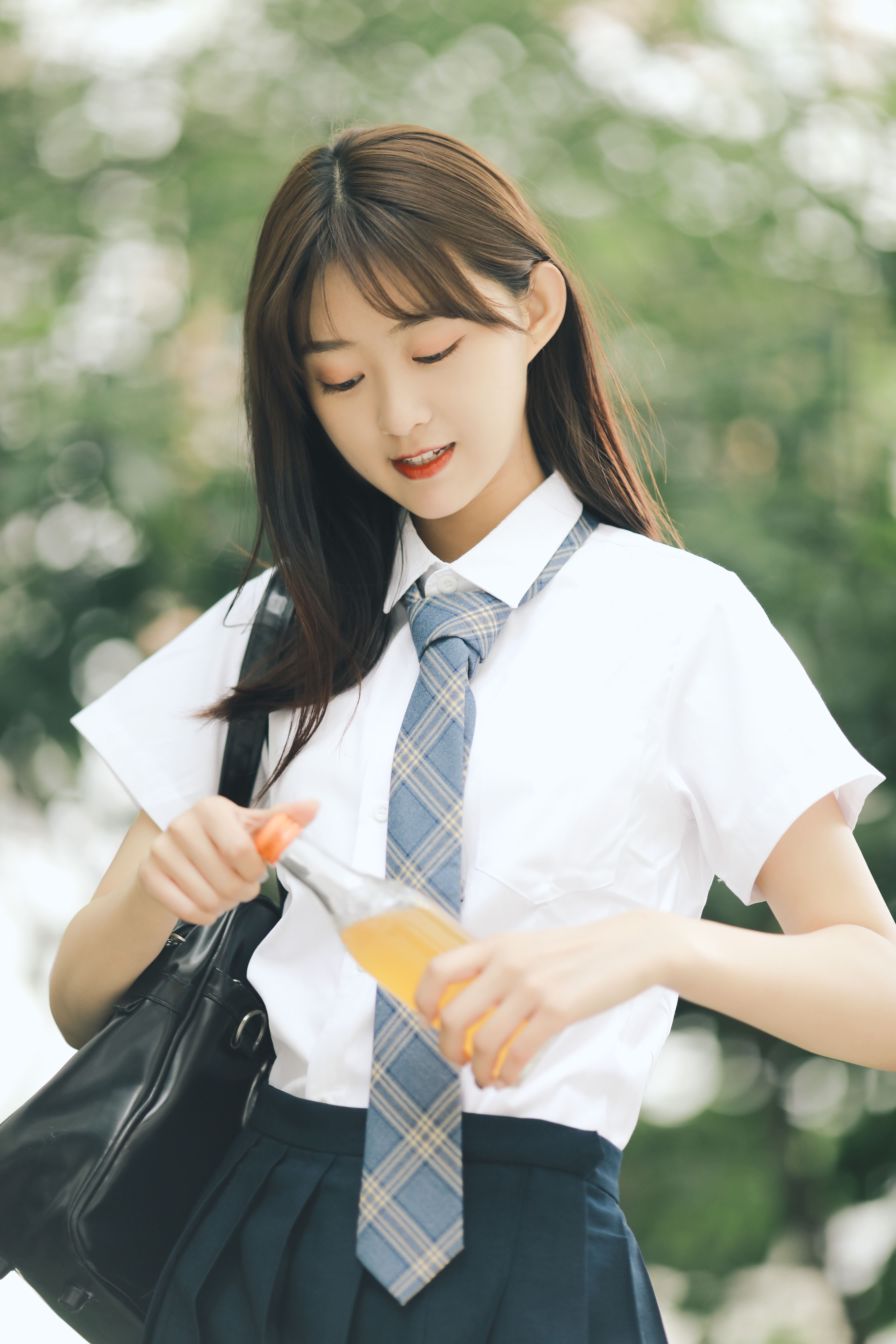 橙子！？汽水！！                        
                            [19]-沐颜小栈